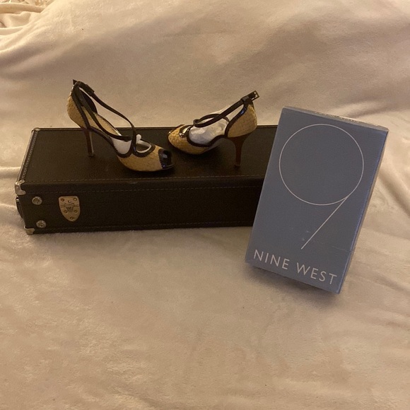 Brand new heels, never been worn - Picture 1 of 7